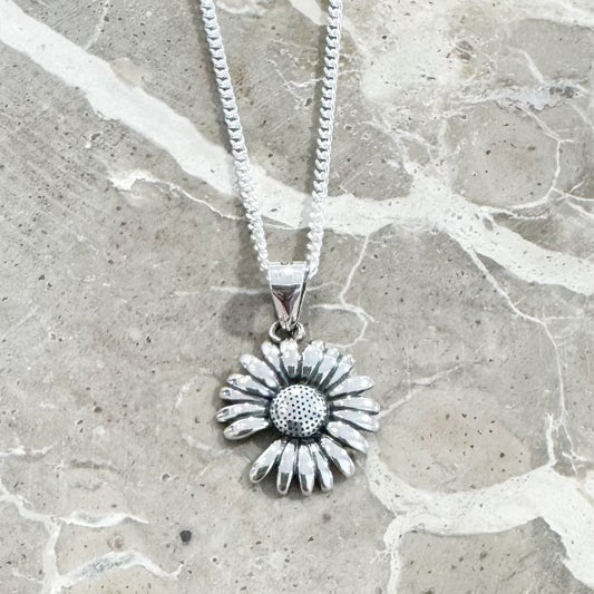 Daisy Necklace